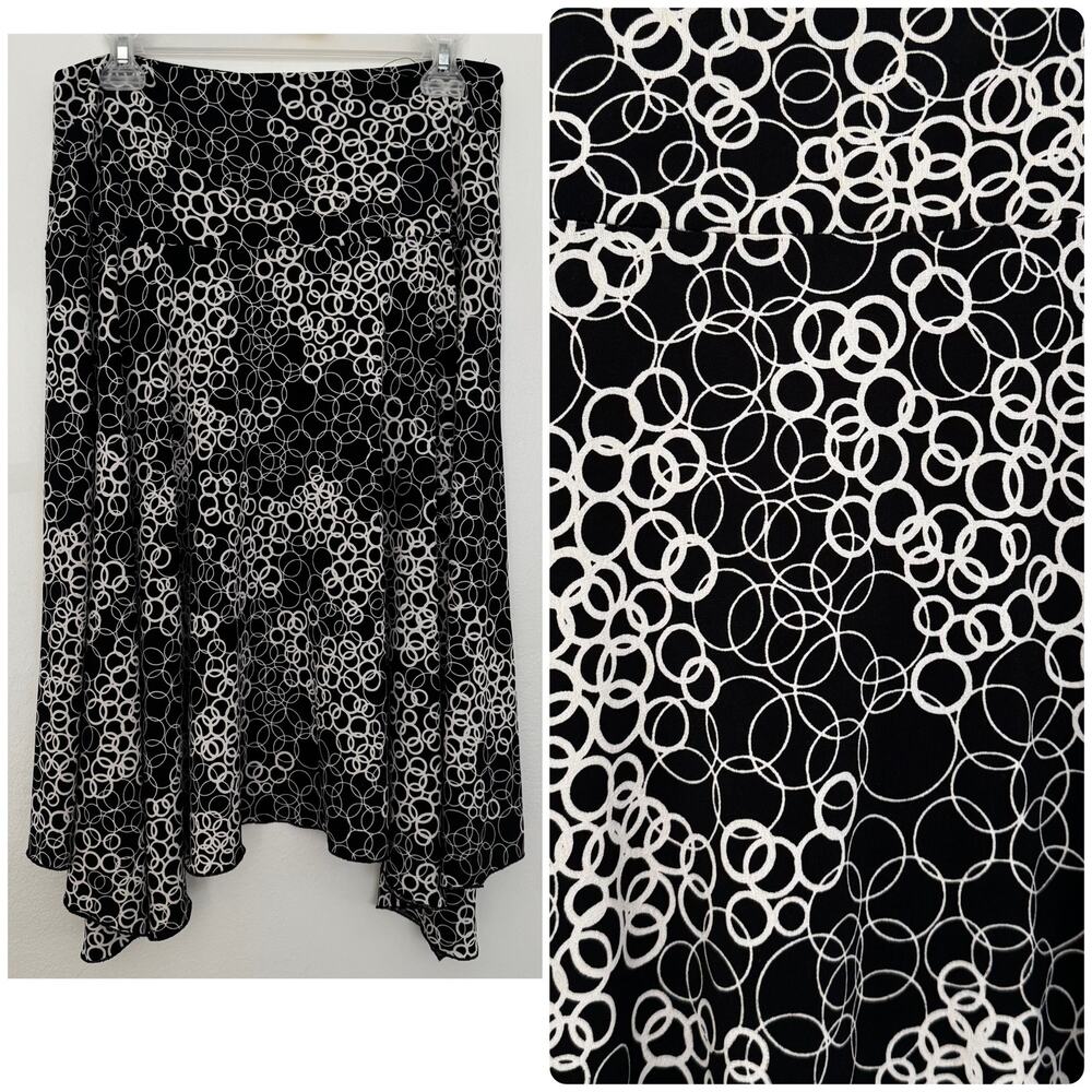 Paniz Asymmetrical Hemline Skirt with Geometric Black and White Print